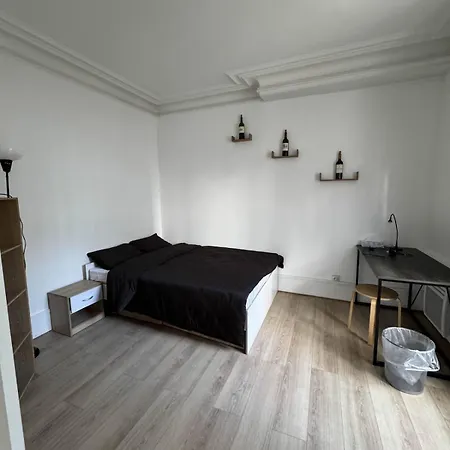 Entier Paris, France Apartment *