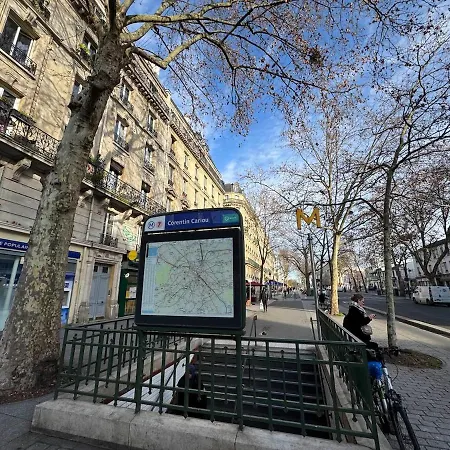 Entier Paris, France Apartment