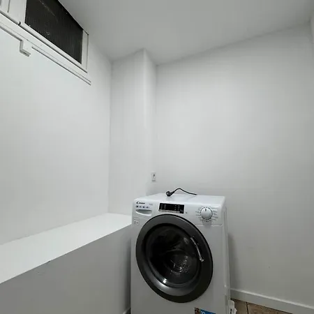 Entier Paris, France Apartment *