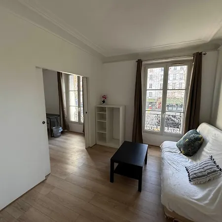 Entier Paris, France Apartment *