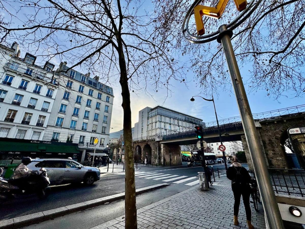Entier Paris, France